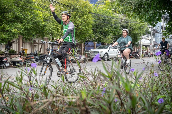 Chiang Mai: Historic Old City Bike Tour - Morning or Night - Morning or night: which departure should you choose?