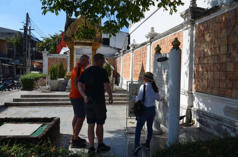 Chiang Mai: Historic Temples and City Guided Walking Tour - Is $21 a fair price?