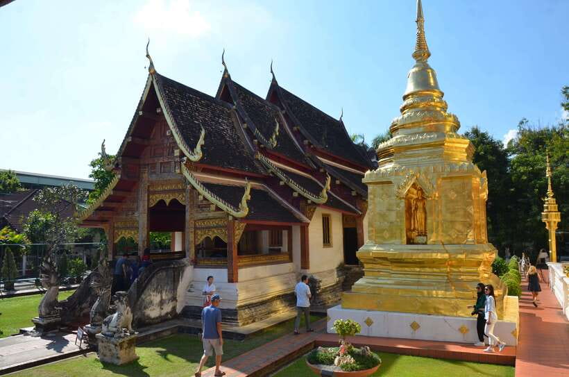 Chiang Mai: Historic Temples and City Guided Walking Tour - Wat Chedi Luang, the tour’s grand finish