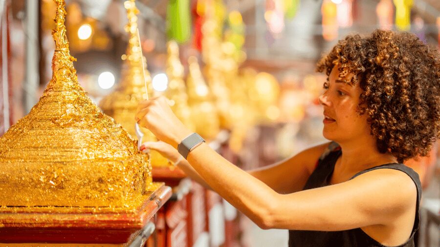 Chiang Mai: Historical and Culture Exploration Walking Tour - Dress, walking, and temple manners