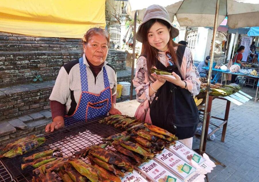 Chiang Mai: History & Mouth Watering Food Tour - Walking from food stop to food stop