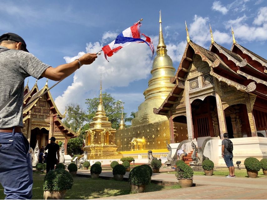 Chiang Mai: History & Mouth Watering Food Tour - Using local transport instead of staying in a van