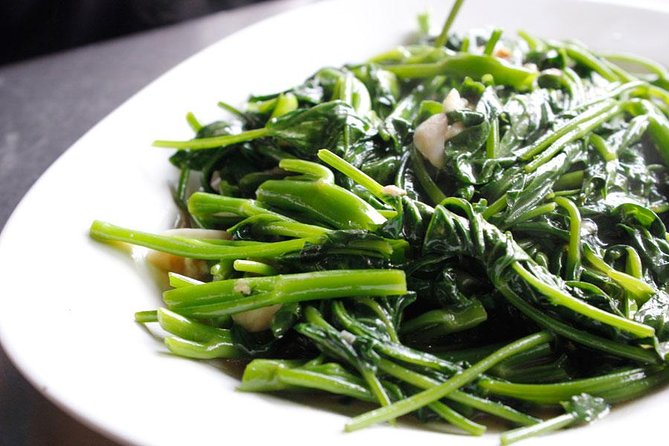 Chiang Mai Home Cooking Class with Garden Tour & Hotel Transfers - Eating at the Family Table