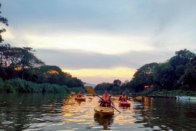 Chiang Mai: Kayak Under the Stars – 6 km to the Heart of the City - Starting at 6:00 pm near Sridonchai Road