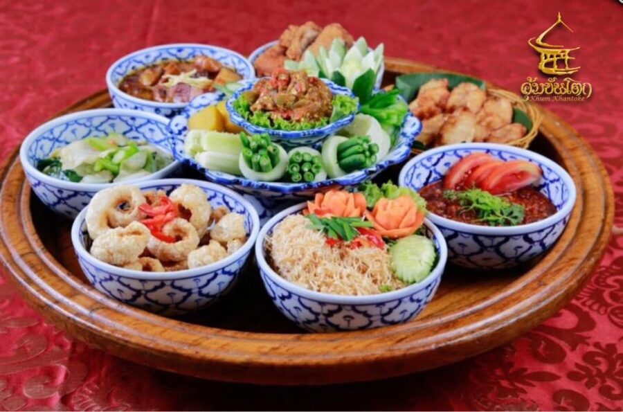 Chiang Mai: Khum Khantoke Northern Thai Cuisine and Show - A Lanna-style room with a modern stage
