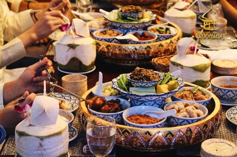 Chiang Mai: Khum Khantoke Northern Thai Cuisine and Show - The best value for an easy Chiang Mai evening