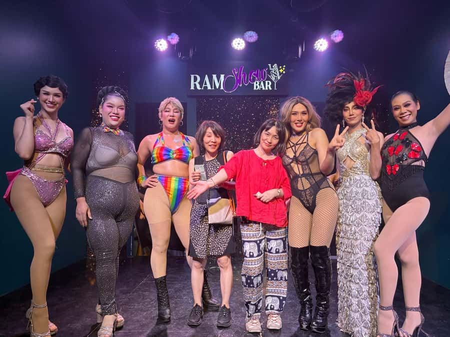 Chiang Mai: Ladyboy Cabaret Show with Dinner and Drinks - Starting at the Night Market