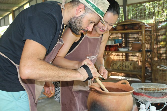 Chiang Mai Lanna Northern Thai Cooking Experience with Locals - Why the charcoal stove and clay pot matter