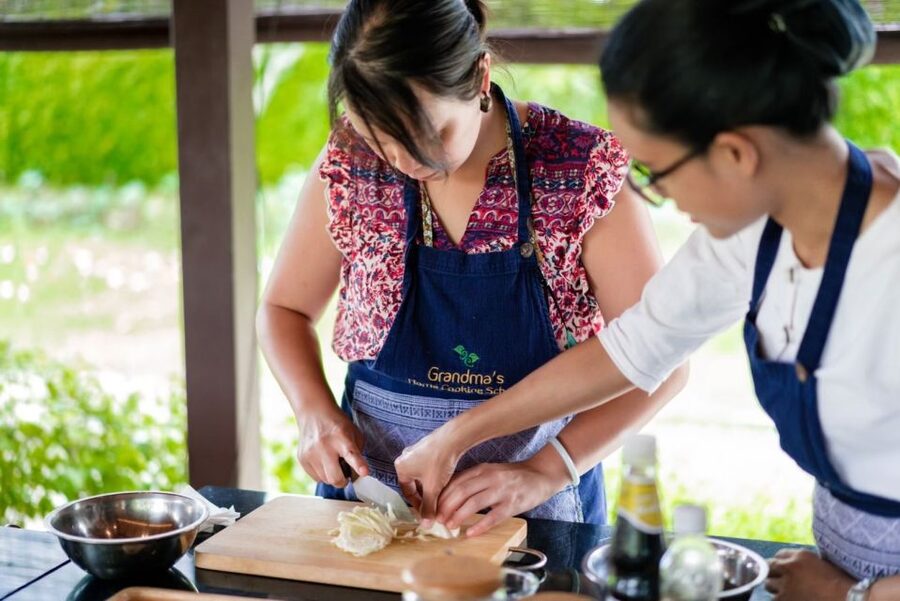 Chiang Mai: Local Northern Thai Cooking Class at Grandma's - Dessert, refreshments, and the old-style coconut lesson