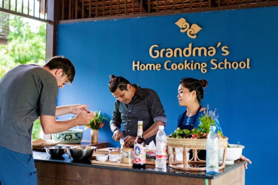 Chiang Mai: Local Northern Thai Cooking Class at Grandma's - Group size and teaching style