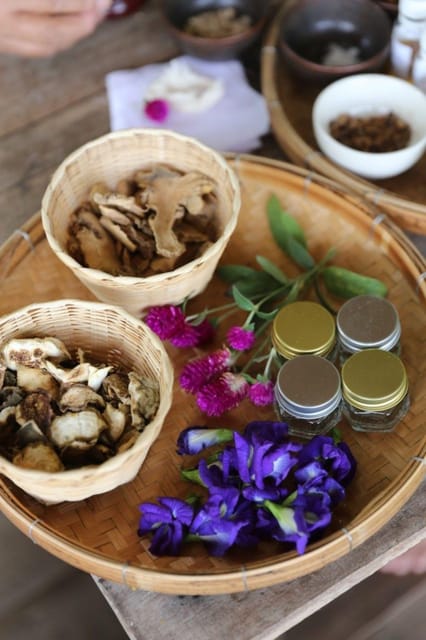Chiang Mai : Making Herbal Ball And Inhaler - Roselle tea adds a pleasant local touch