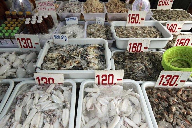 Chiang Mai Michelin Food Walking Tour with Professional Tour Guide - Key points at a glance