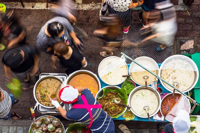 Chiang Mai Michelin Food Walking Tour with Professional Tour Guide - Why the guide matters more than the Michelin label