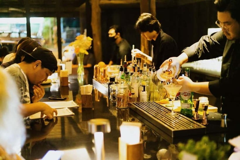 Chiang Mai: Moment's Notice Jazz Club F&B Packages - The larger room and classic jazz