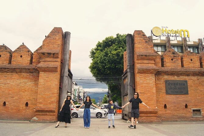 Chiang Mai Nature & Culture private tour - A private route from old-city walls to mountain water
