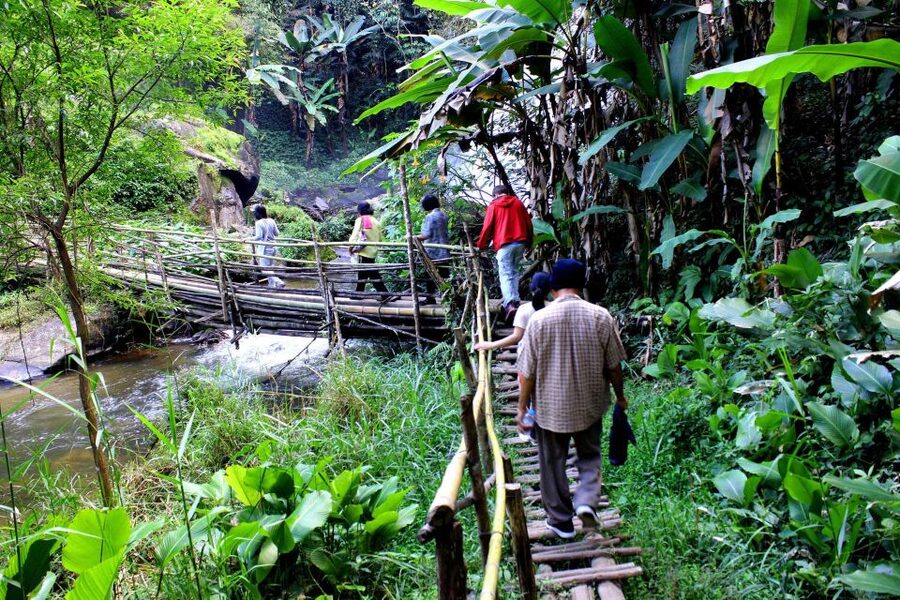 Chiang Mai: Pha Dok Siew Nature Trail & Doi Inthanon Trip - Lunch and the mountain road to Doi Inthanon