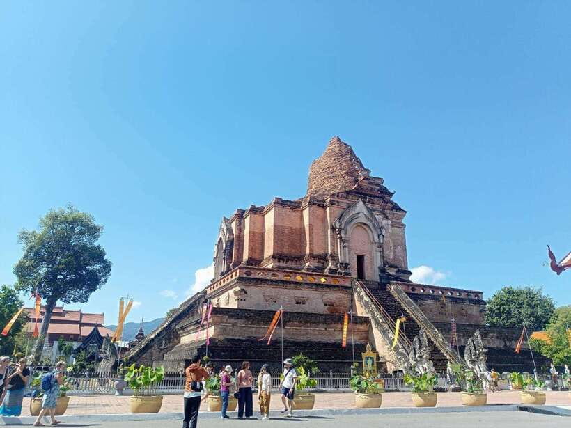 Chiang Mai: Private City Tuk-Tuk Tour - Wat Phra Singh and the Old City temples
