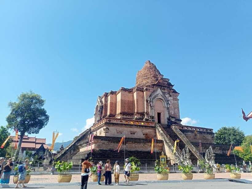 Chiang Mai: Private City Tuk-Tuk Tour - Tha Phae Gate for a quick city landmark