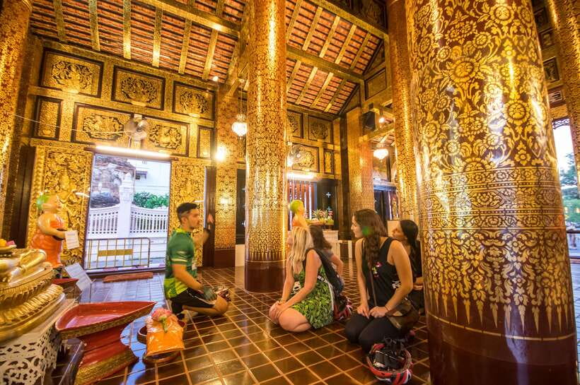 Chiang Mai: Private Historic Old City Bike Tour - Night - Tha Phae Gate and the old trading entrance