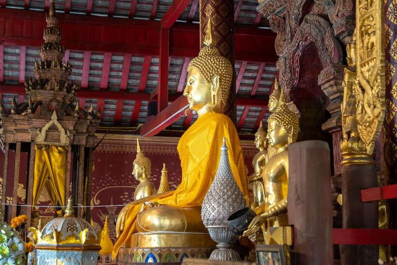 Chiang Mai: Private Historic Old City Bike Tour - Night - Wat Chedi Luang and the city pillar