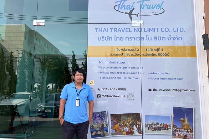 Chiang Mai Private Tourist Guide with Private Transportation - Tha Phae Gate and the Chiang Mai starting point