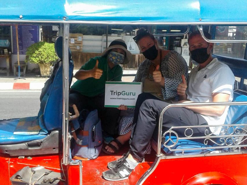 Chiang Mai: Private Tuk Tuk Tour of City Temples With Pickup - Tha Phae Gate and a useful pause in the city