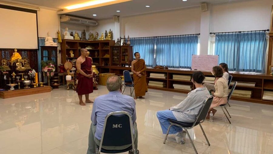 Chiang Mai: Silver Craftwork Temple Tour with Monk Meeting - Clothing, shoes, and respectful behavior
