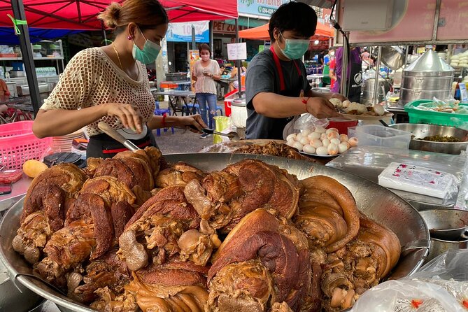 Chiang Mai Street Food Tour by Tuk Tuk with Pick Up - Wat Phra Singh and the old city temple core