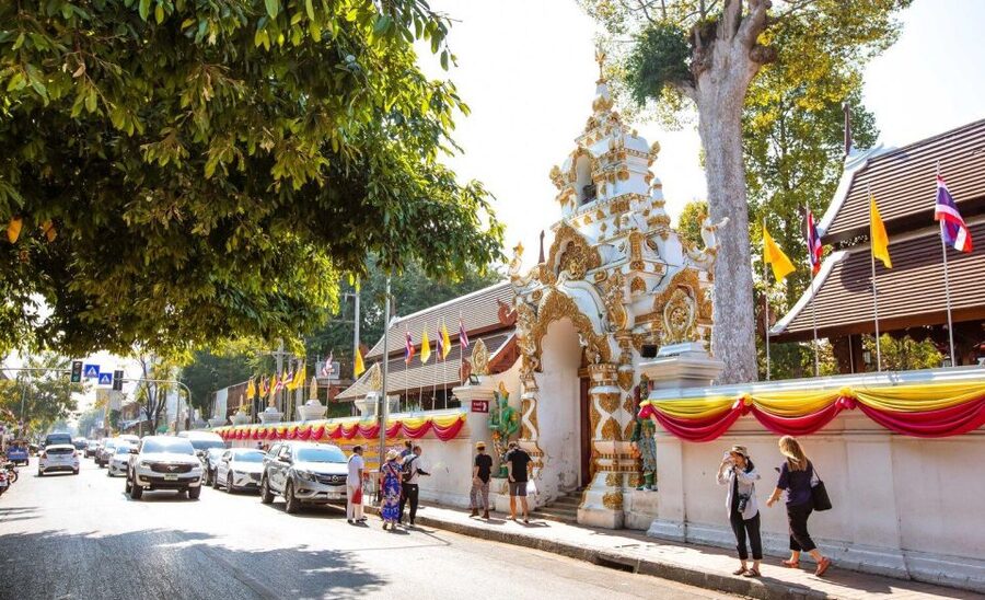 Chiang Mai: Temples and Street Food Night Tour by Tuk Tuk - Who will enjoy this most?