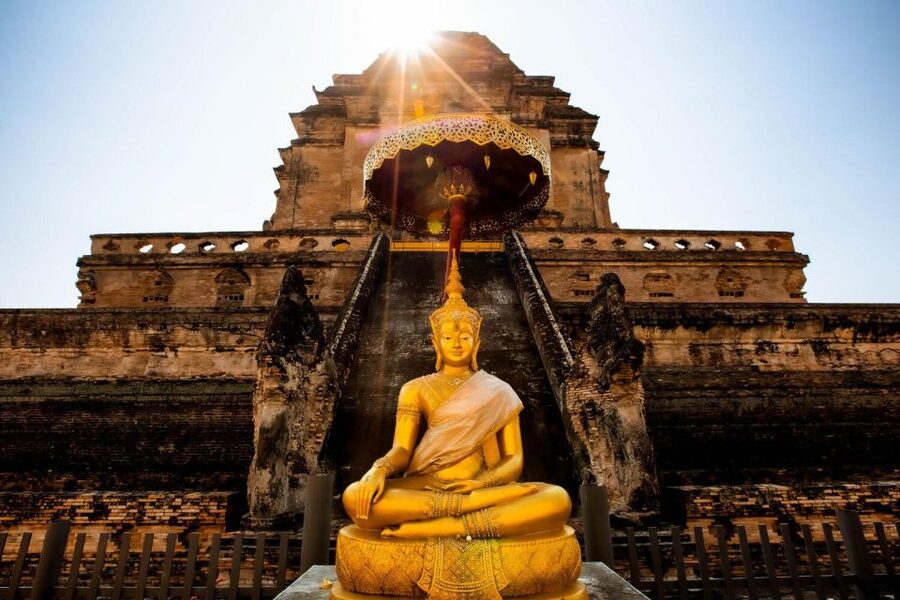 Chiang Mai: Temples and Street Food Night Tour by Tuk Tuk - Mueang Mai or Warorot for the food stop