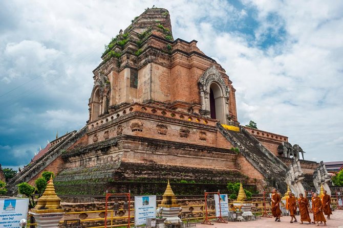 Chiang Mai Temples & City - Wat Suan Dok and its field of white chedis