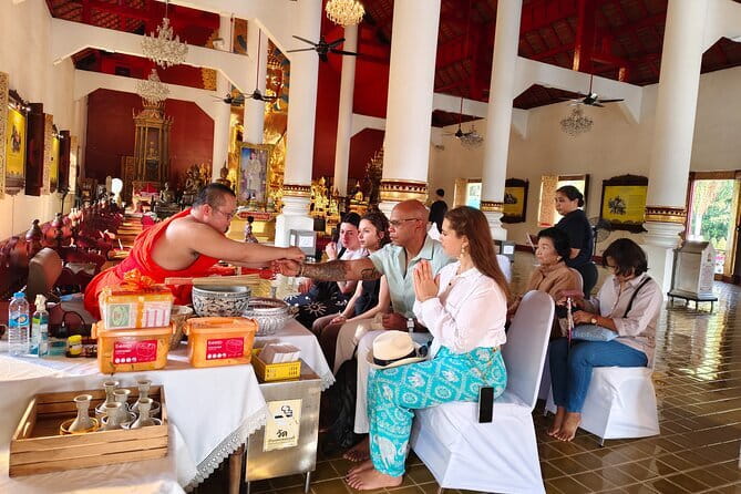Chiang Mai Temples Visit Walking Tour with Ex-Monk Guide Part 1 - Why a former monk changes the temple visit
