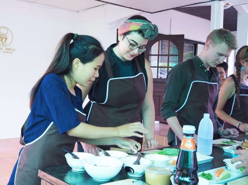 Chiang Mai: Thai Cooking and Market Tour with Lanna Smile - Is $31 a good value?