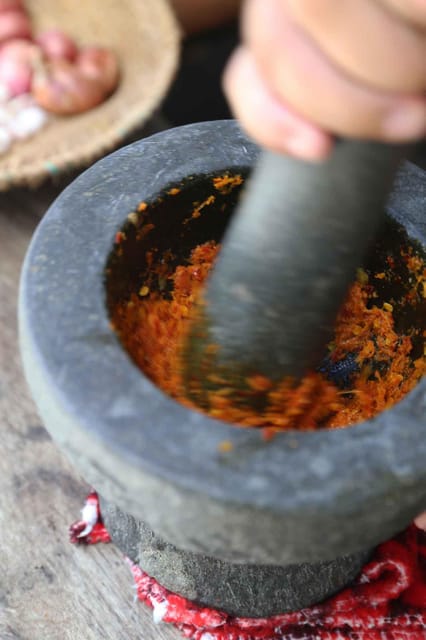 Chiang Mai : Traditional Northern Cooking Class - Making chicken khao soi from scratch