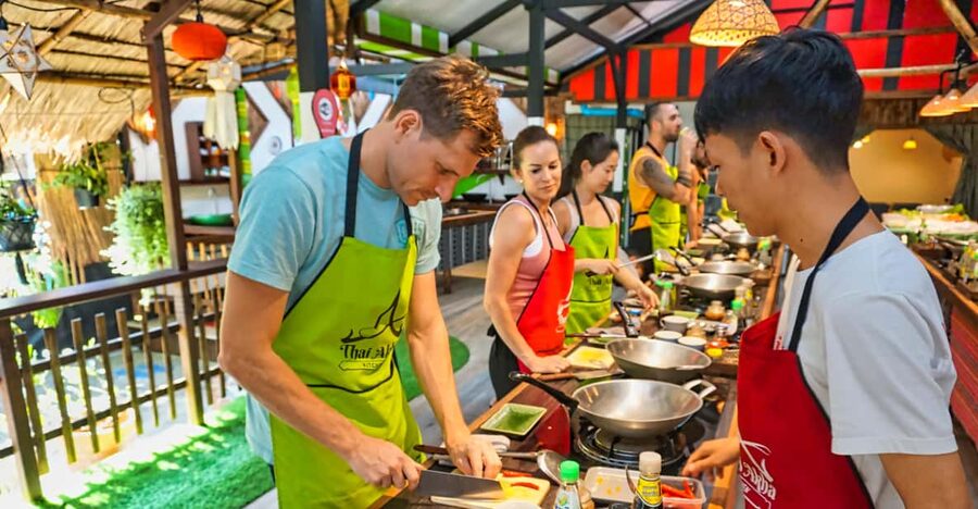 Chiang Mai: Traditional Thai-Akha Cooking Class& Market Tour - The cooking menu: 11 dishes with plenty of choice