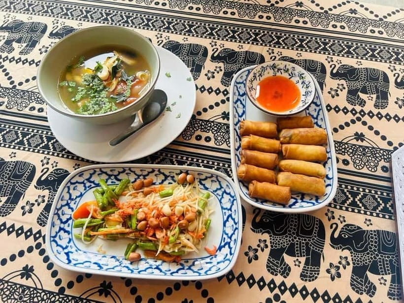 Chiang Mai: Traditional Thai Cooking Class with Market Tour - Key points at a glance