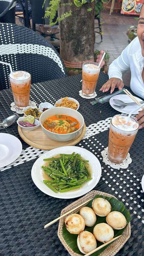 Chiang Mai: Walking Food Tour - Khao soi in a memorable setting