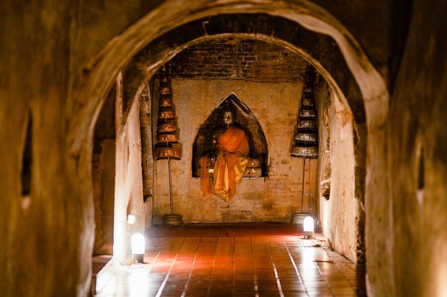 Chiang Mai: Wat Umong & Doi Suthep Half Day Tour - Wat Umong and the old meditation tunnels