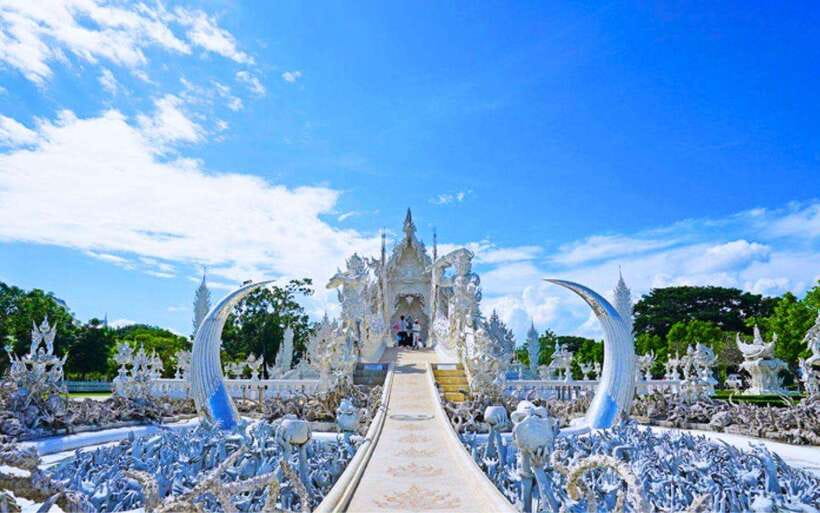 Chiang Mai: White, Blue & Big Buddha Temples in Chiang Rai - Lunch and the natural hot spring stop