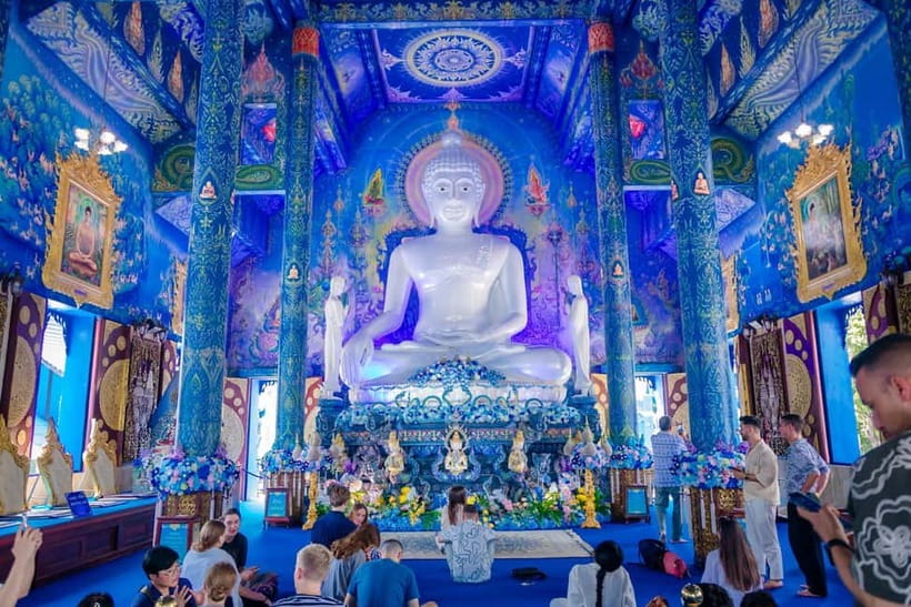 Chiang Mai: White, Red/Black & Blue Temples Tour with Lunch - Key points before you book