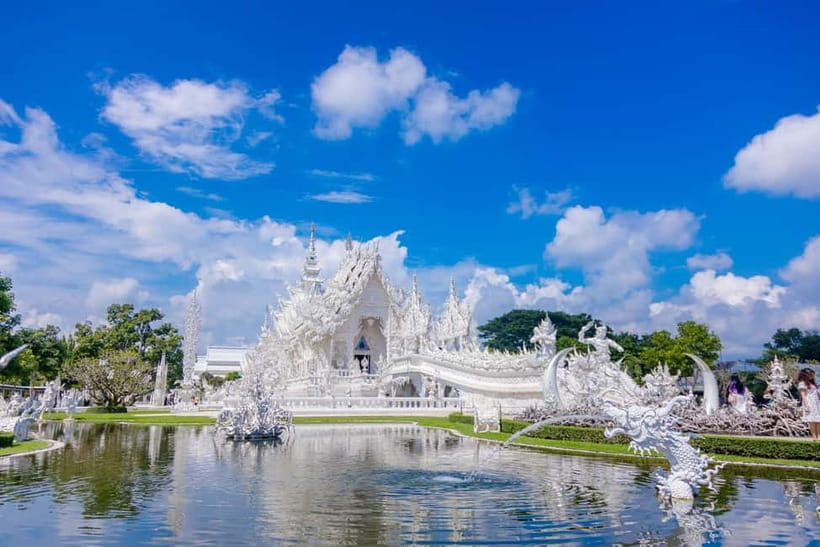 Chiang Mai: White, Red/Black & Blue Temples Tour with Lunch - Baan Dam Museum, the Black House