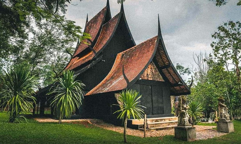 Chiang Mai: White Temple, Blue Temple, and Black House Tour - Mae Khachan Hot Spring gives the morning a needed pause