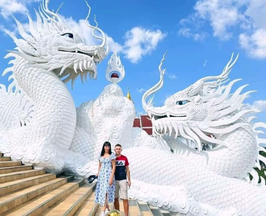 Chiang Rai IG Lalitta Cafe and White, Blue, Red Temples Tour - Wat Huay Pla Kang and the so-called Red Temple