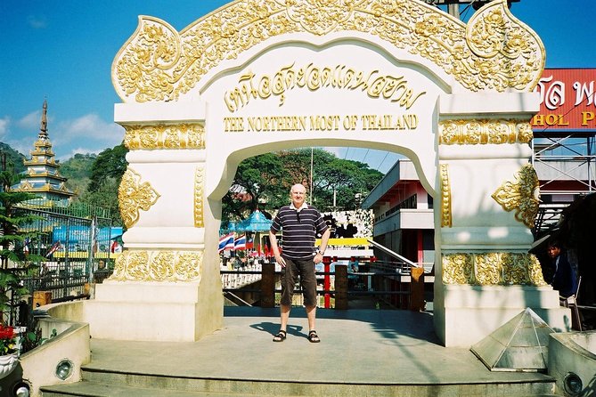 Chiang Rai One Day: Golden Triangle, Laos Border, Long Neck Tribe - Lunch, comfort, and the main warning