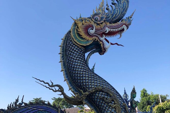 Chiang Rai Temples: Private Tour from Chiang Mai - Lunch, drinks, and the small comforts