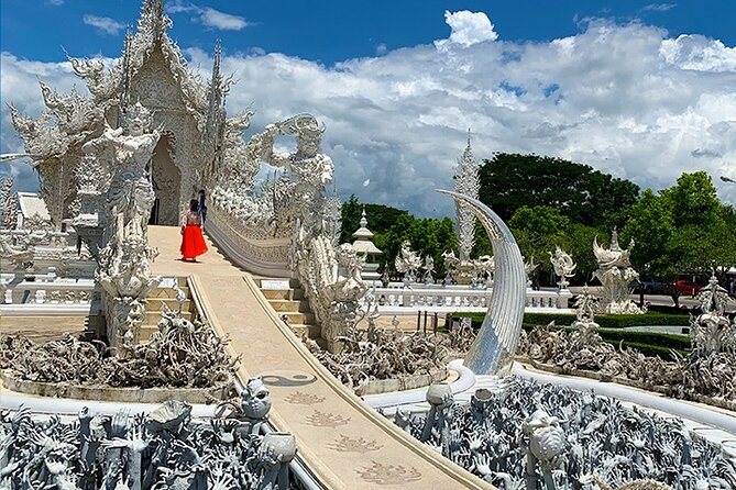 Chiang Rai Temples Private Tour from Chiang Mai - All Inclusive - Blue Temple brings a different kind of drama