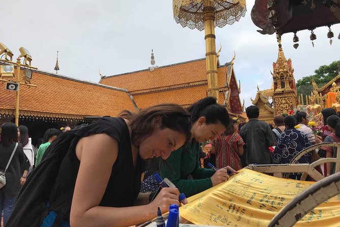 Chiang Rai Temples ( White,Blue )And Doi Suthep Private Day Tour - Lunch keeps the schedule practical