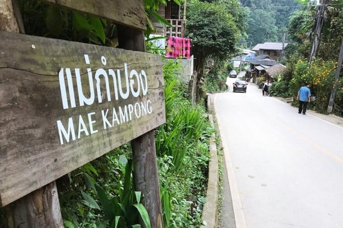 Chiang Rai White Blue Red Temples with Hot Spring from Chaing Mai - The optional Long Neck Village visit