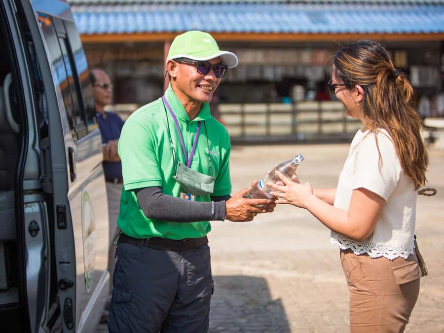 Chiang Rai White Temple and Blue Temple Day Tour - Guides make the long day easier