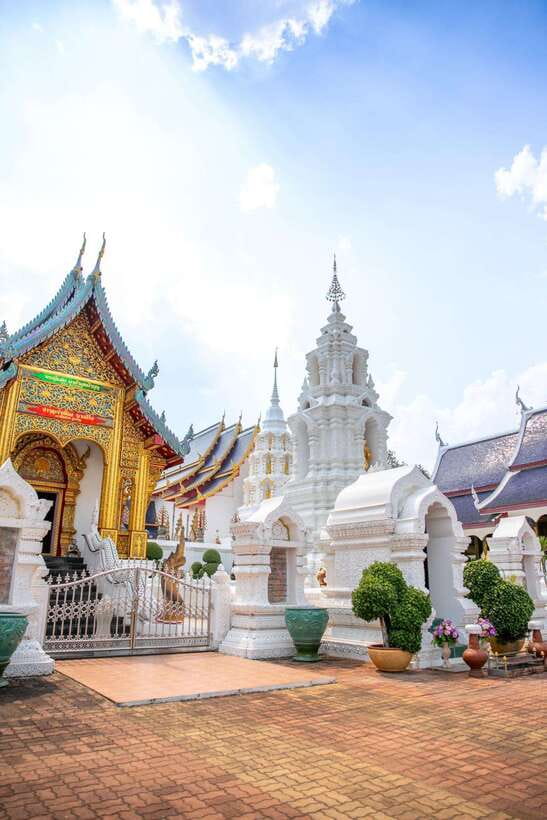 Chiangma: Wat ban den, Blue Temple & Sticky Waterfall. - Why this Chiang Mai pairing works